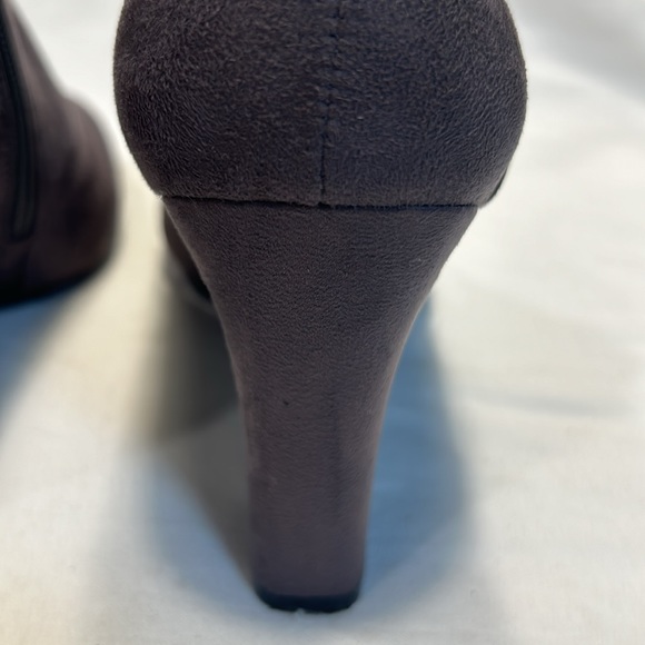 AEROSOLES | WOMEN’S ANKLE BOOTIES | SIZE 9M | SUEDE | TEXTILE UPPER BALANCE - Picture 10 of 10